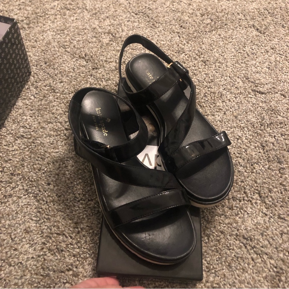 KATE SPADE Black and White Strap Sandals Sz 7